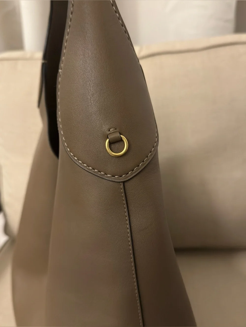 Coach excellent minimal